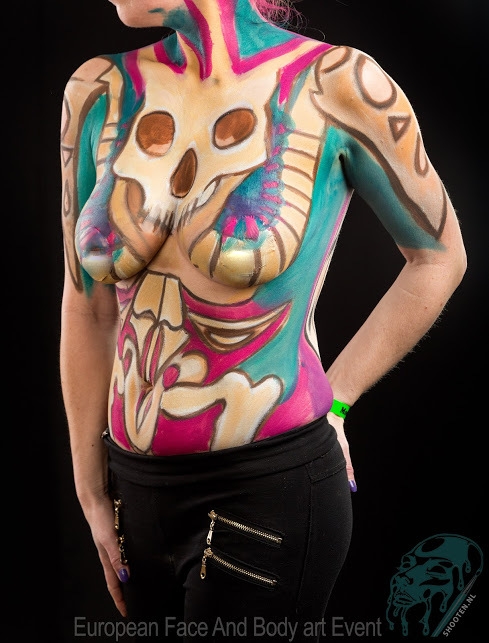 Bodypaint eigen ontwerp skelet met highlight en schaduw effects | 
